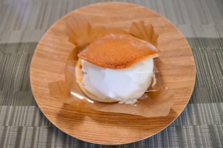 ローソン「どらショート 苺果肉ソース入り」