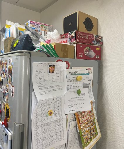 ×冷蔵庫の上の鍋