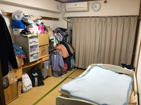 寝室のカーテンを開けられるように2