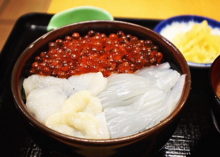 北海道（いくらとイカソーメンの海鮮丼）