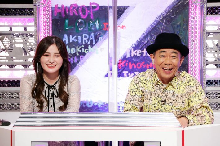 MCの木梨憲武、池谷実悠（テレビ東京アナウンサー）