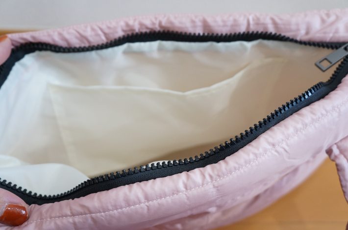 内側のポケットが嬉しい