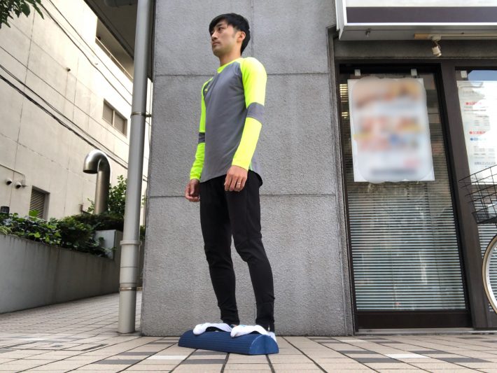 3.足首をしっかり伸ばしましょう。