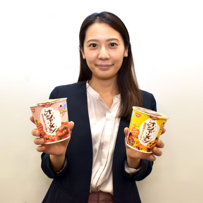 マーケティング部 第7グループ 斉藤あかねさん。新ブランド「日清オシャーメシ」の立ち上げを担う