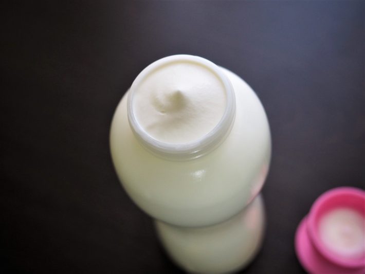 容器いっぱいにクリームが！