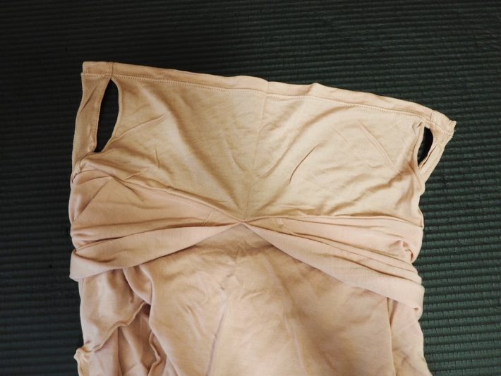 口元はシルク100％。