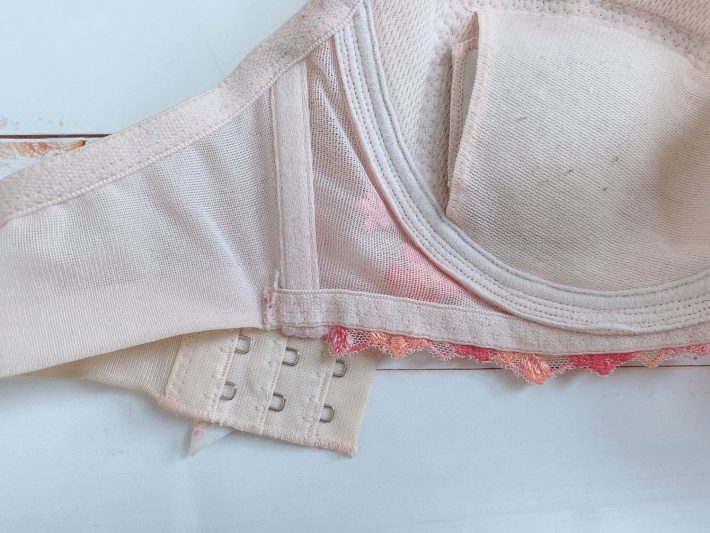 ブラジャーの買い替え時と手放し方