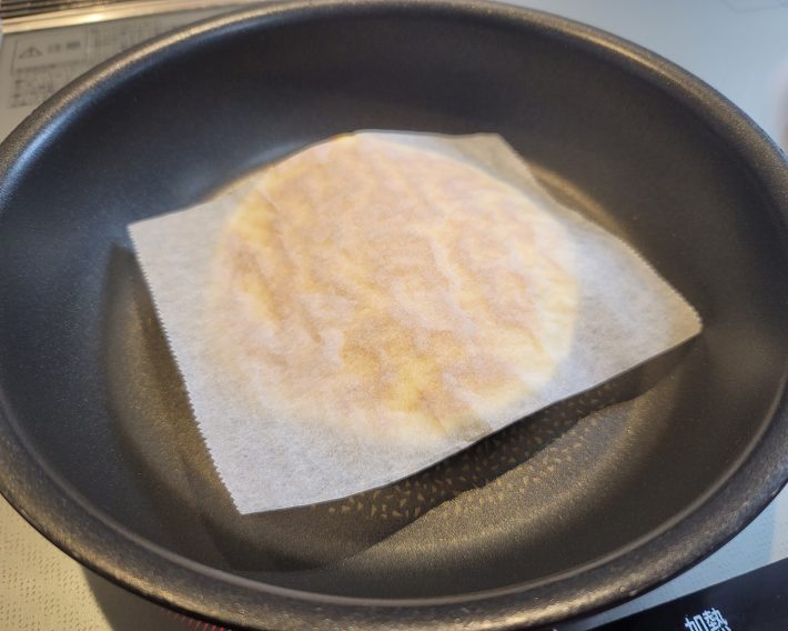 カンタンにひっくり返すことができて、フライパンも汚れません