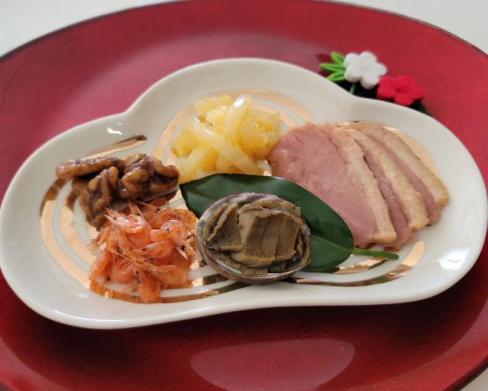 味付けあわび、炙り焼き合鴨スライス、いか黄金、くるみ甘露煮、えび甘露煮