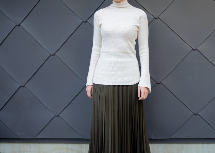 裾を出して着てみた