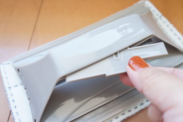 ハンドル部分にスクレイパーが隠れています