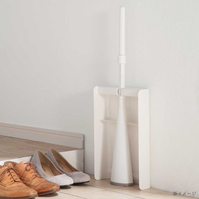 立つほうき+立つちりとり（セット） ホワイト／¥1,978