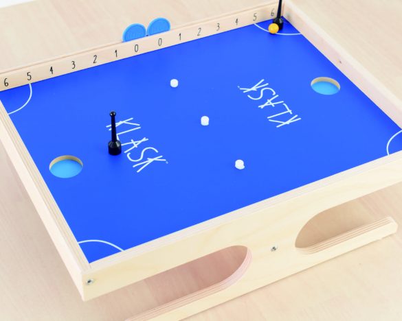 二人で手軽にテーブルホッケーを楽しむ「KLASK」