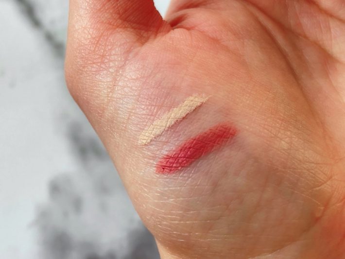 アイボリーとニュアンスピンクの2色