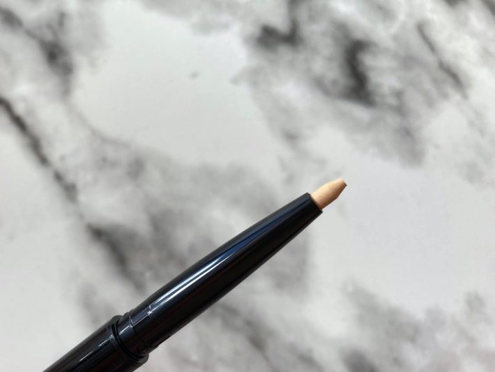 疑似白目をつくるための色