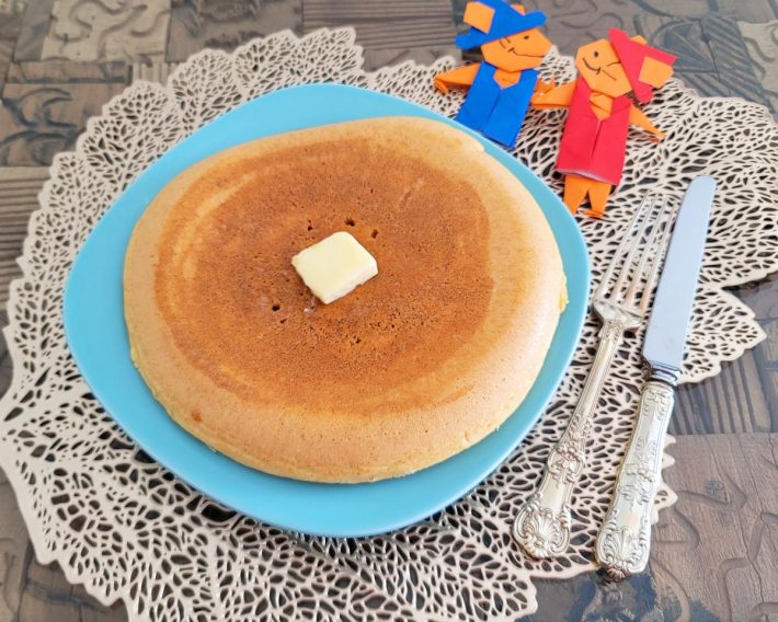 シロップもバターもシュワシュワ染み込むケーキ生地に感動してしまいます