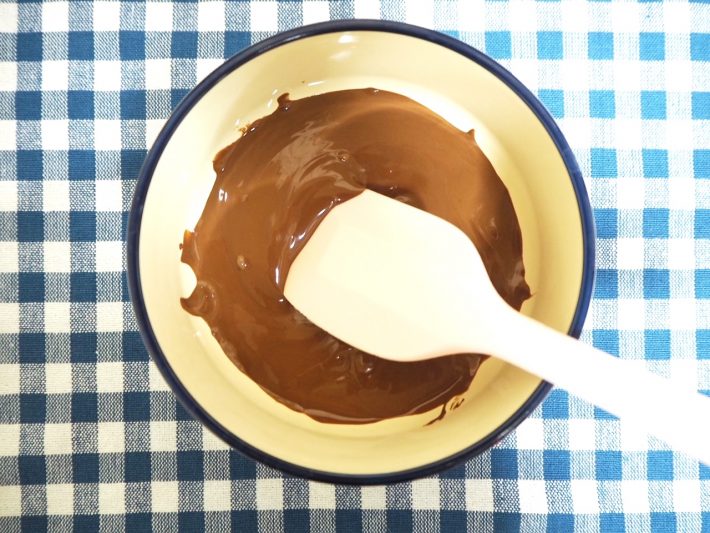 チョコが溶けにくい場合は10秒ずつ追加で加熱。
