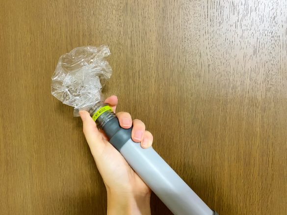 ソフトタイプのペットボトルならクシャクシャに！