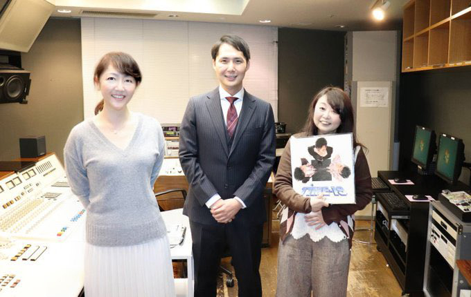 左から、馬場尚子さん、番組ナビゲーターをつとめる藤川貴央アナウンサー（ラジオ大阪）、ももさん