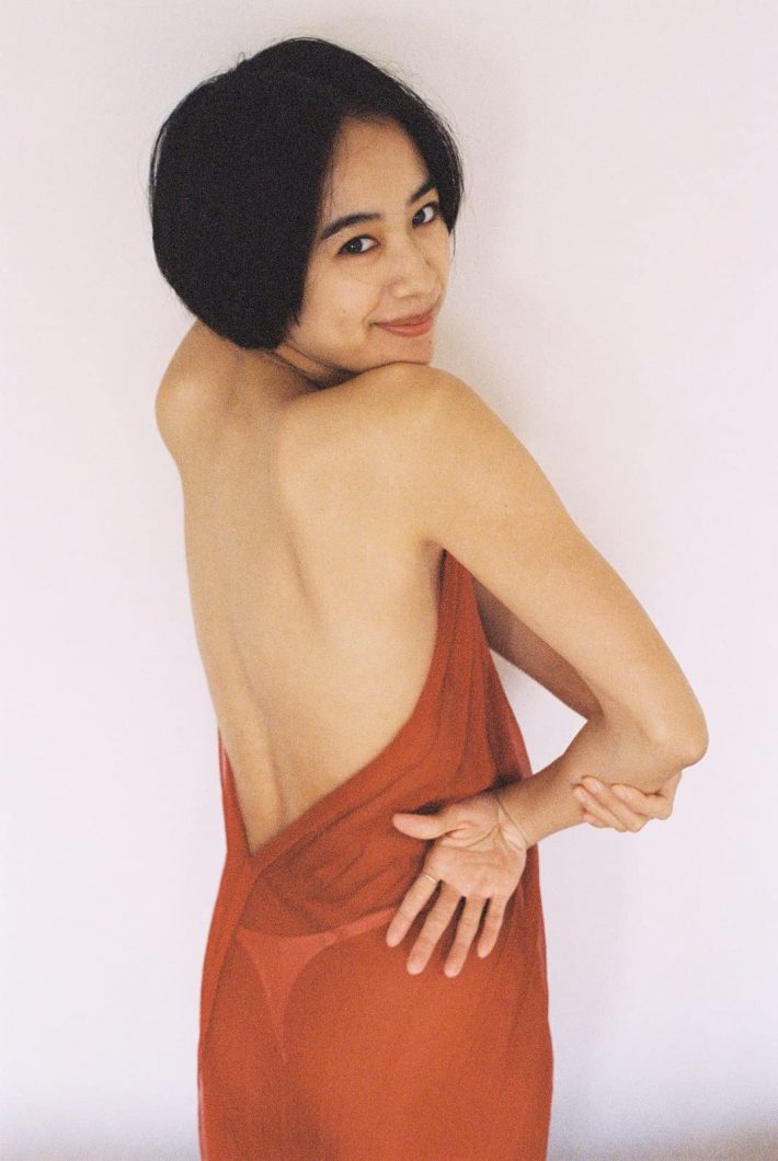 『月刊石橋静河 写真 モーガン茉愛羅』（小学館）