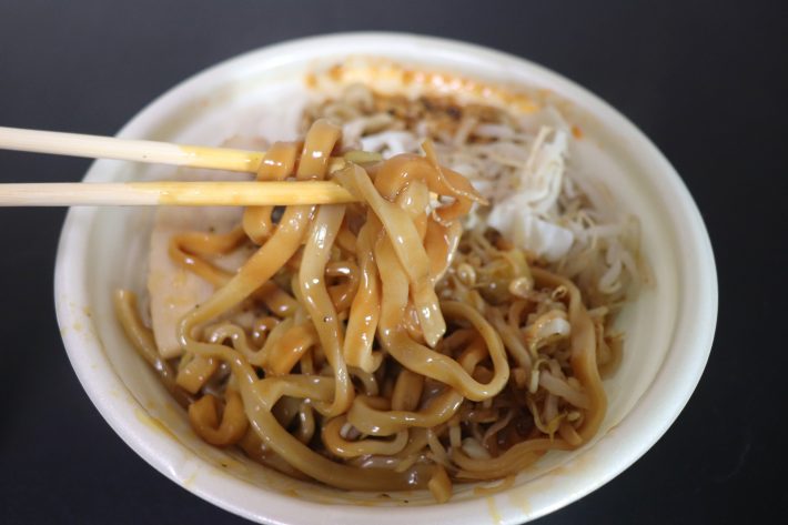 コンビニで買えるがっつり麺食べ比べ