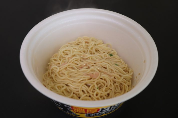 コンビニで買えるがっつり麺食べ比べ