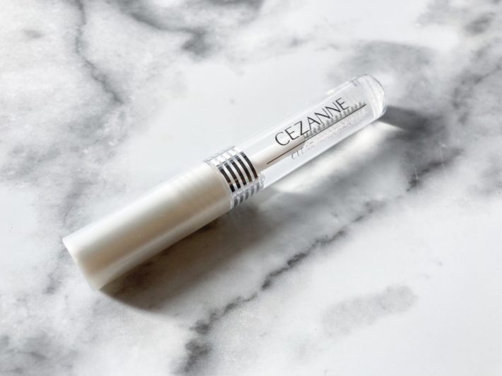 色がつかないクリアタイプのマスカラ