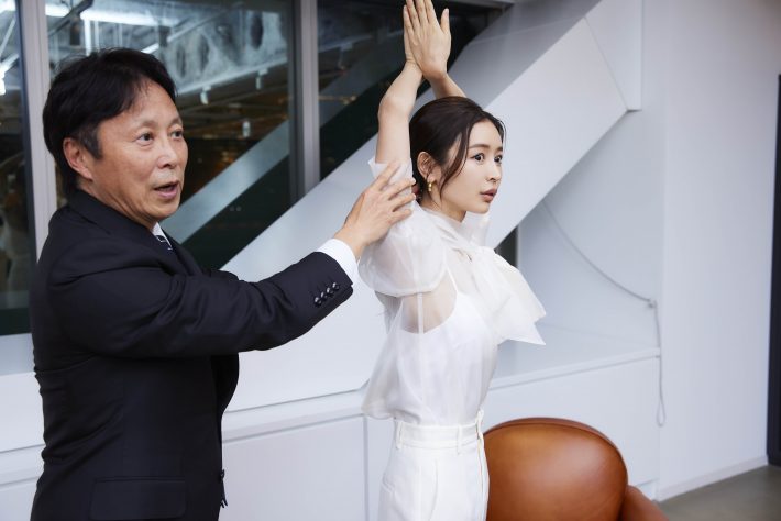 加治ひとみさん