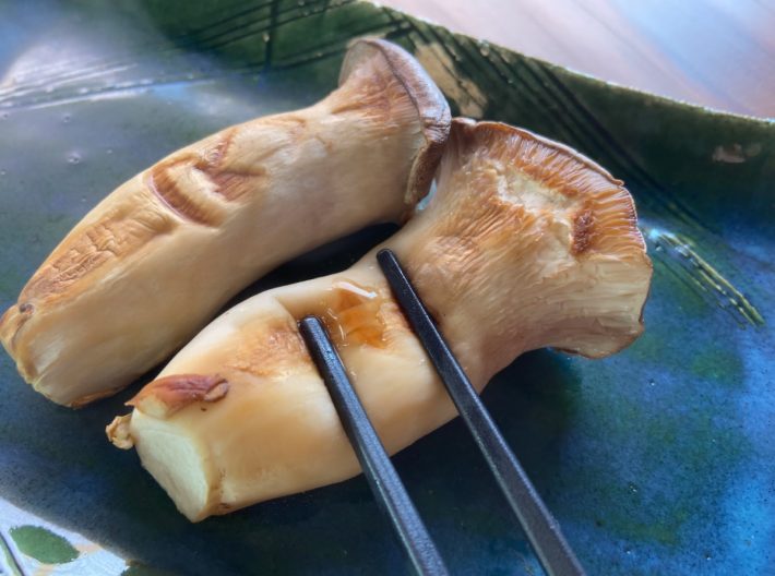 ピーマン、エリンギの“世界一簡単”な食べ方。ホットサンドメーカーで丸焼き