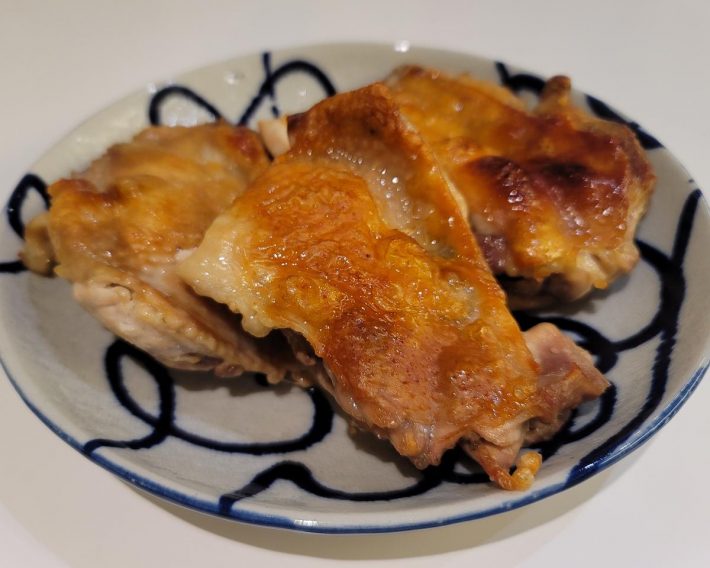 おいしい鶏肉は、塩だけでうまい。