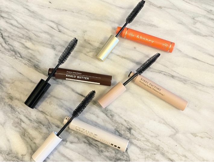 ブラシはマスカラより大きめ