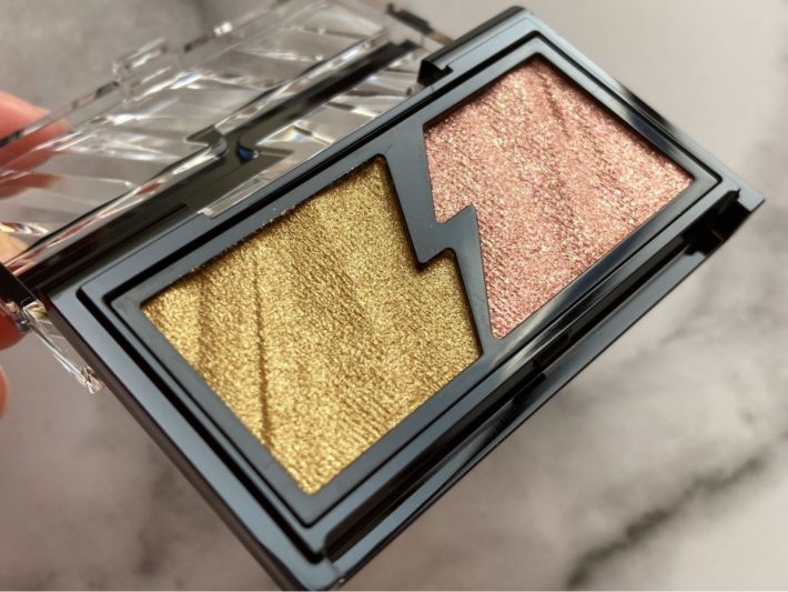 KATEの電撃発光シャドウ「エレクトリックショックアイズ」