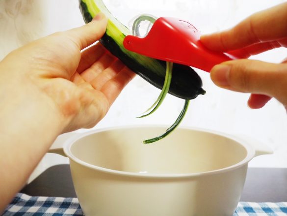 手をケガしないように注意