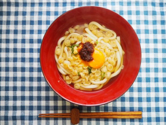 和風の温うどんにひと匙