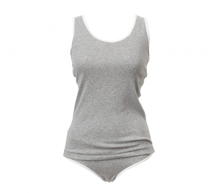 下着はシンプルなデザインに、盗難対策にも