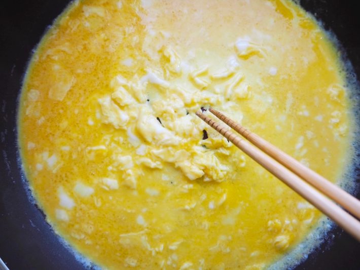 全体をグルッとかき混ぜます