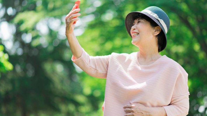 クロップトシャツ