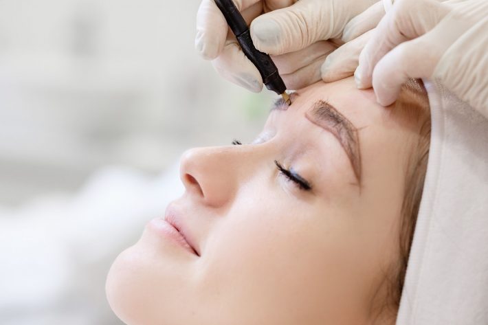 眉　アートメイク　美容外科