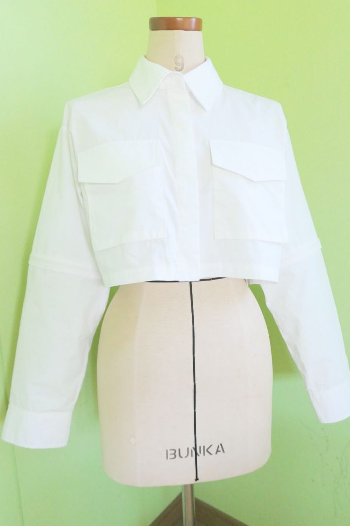 クロップトシャツ