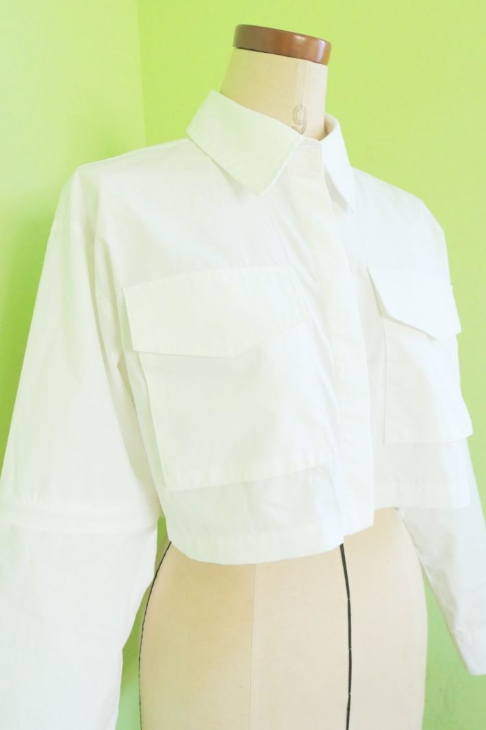 クロップトシャツ