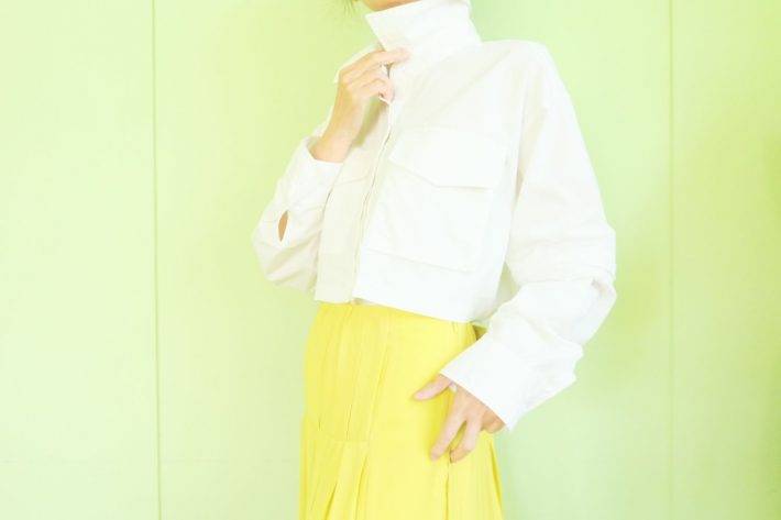 クロップトシャツ