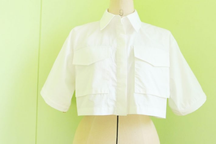 クロップトシャツ