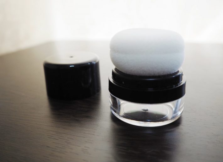 頬をぽんぽんして使う