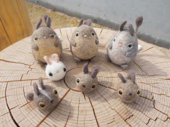 羊毛フェルトのまんまることり