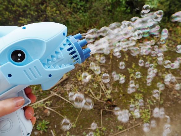 あたり一面シャボン玉だらけに