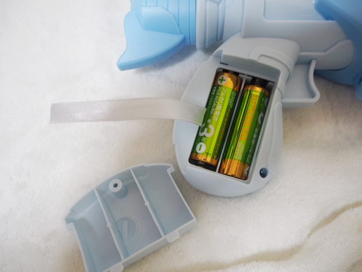 別売りの単三乾電池が2本で動きます