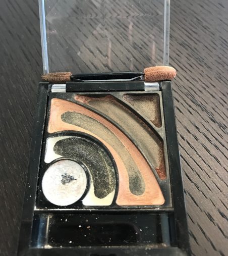 ほぼ空のコスメ