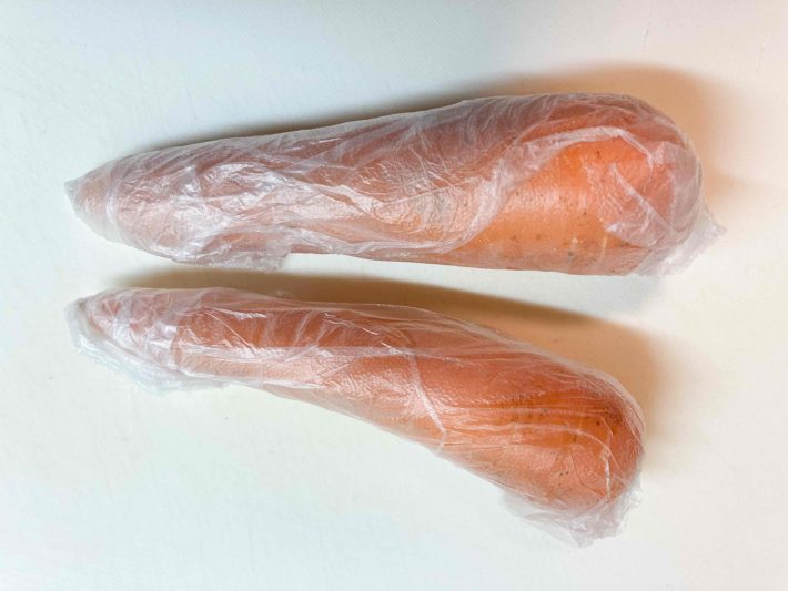 ニンジンをプレスンシールで巻いたところ