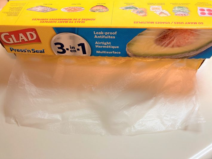 プレスンシールを引き出したところです。