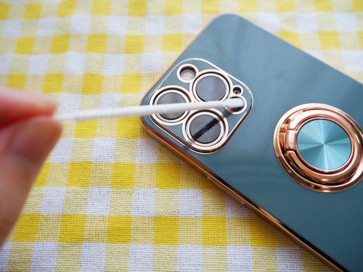 カメラレンズのまわりも意外と汚れてる